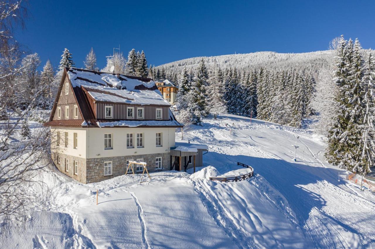 Minerva Hotell Špindlerŭv Mlýn Exteriör bild