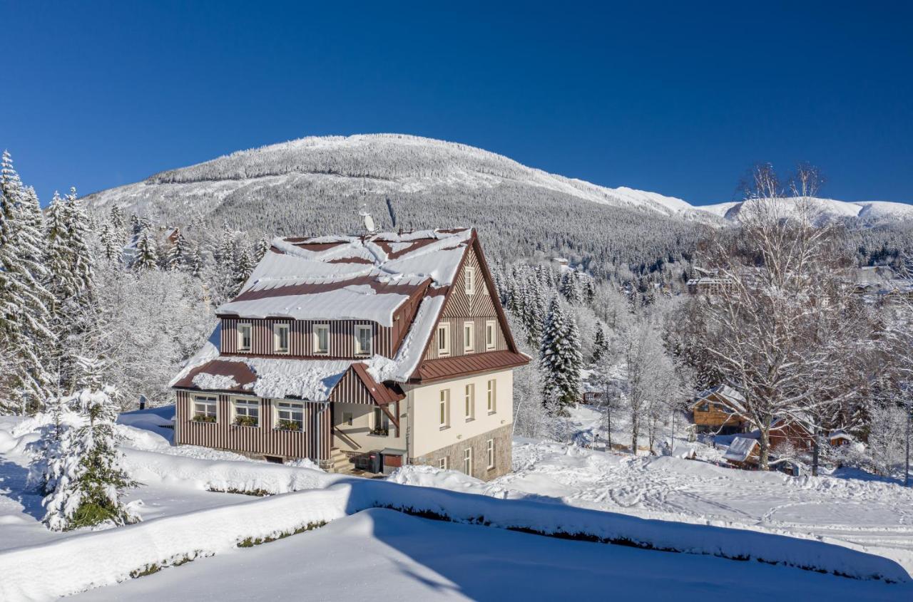 Minerva Hotell Špindlerŭv Mlýn Exteriör bild